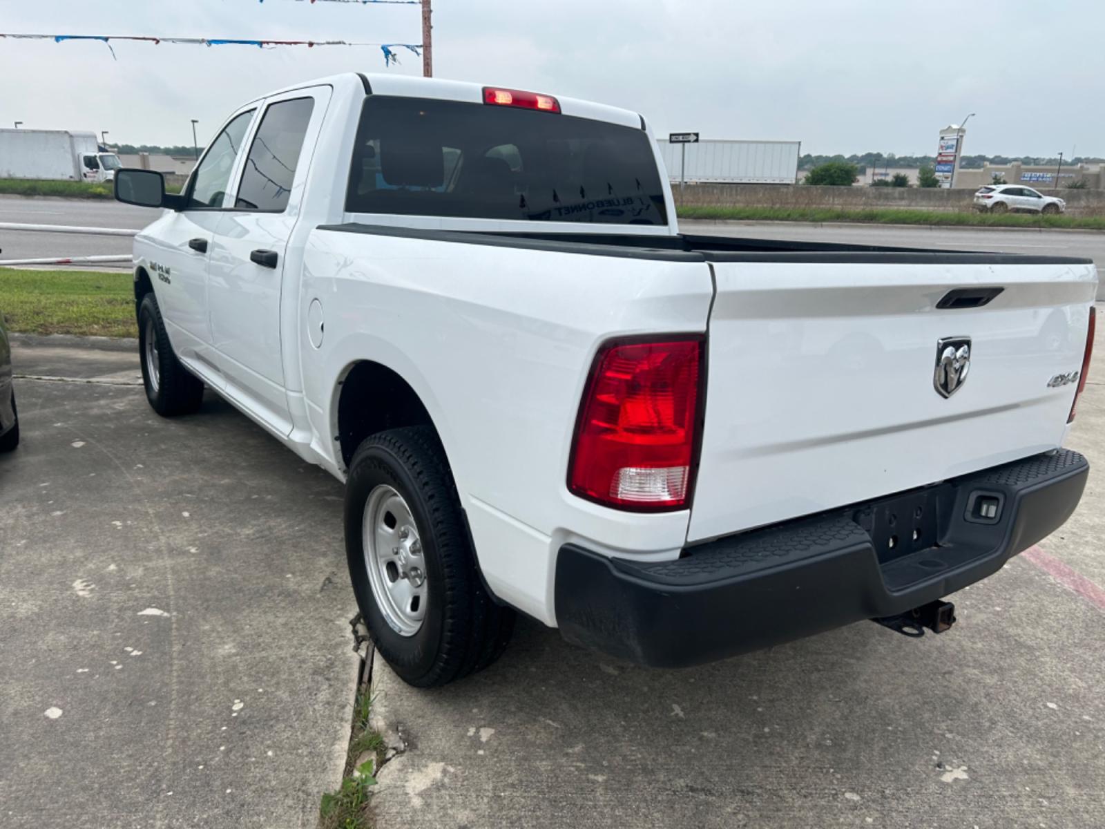 2018 White RAM 1500 Tradesman Crew Cab SWB 4WD (3C6RR7KT2JG) with an 5.7L V8 OHV 16V engine, 8A transmission, located at 1687 Business 35 S, New Braunfels, TX, 78130, (830) 625-7159, 29.655487, -98.051491 - Photo #8